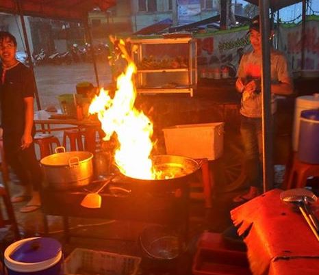 Kelebihan dan Kekurangan Jualan Di Pinggir Jalan